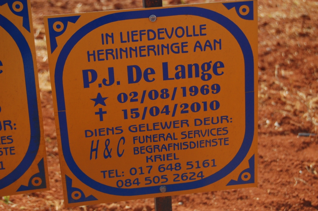 LANGE P.J., de 1969-2010