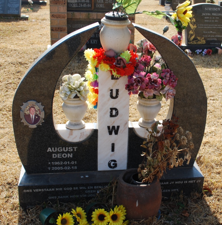 LUDWIG August Deon 1962-2005