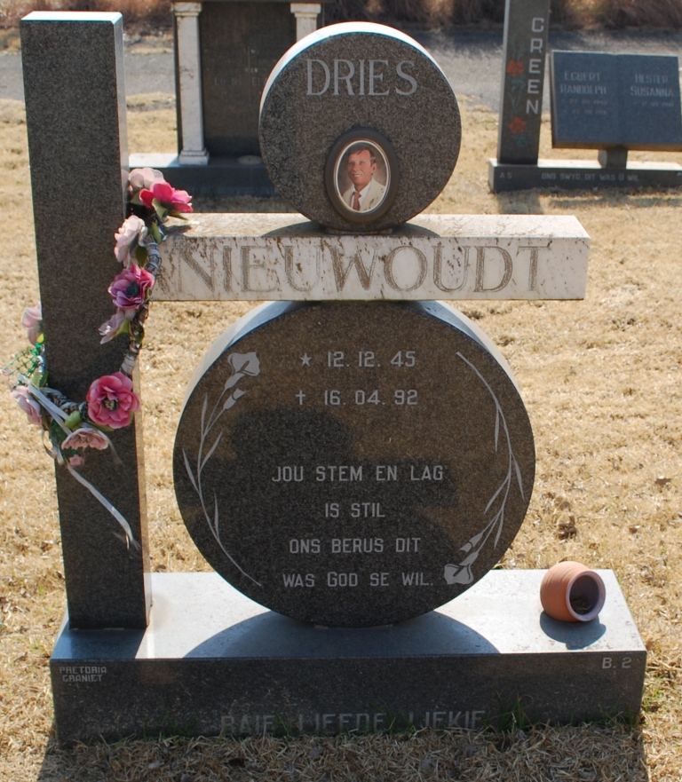 NIEUWOUDT Dries 1945-1992