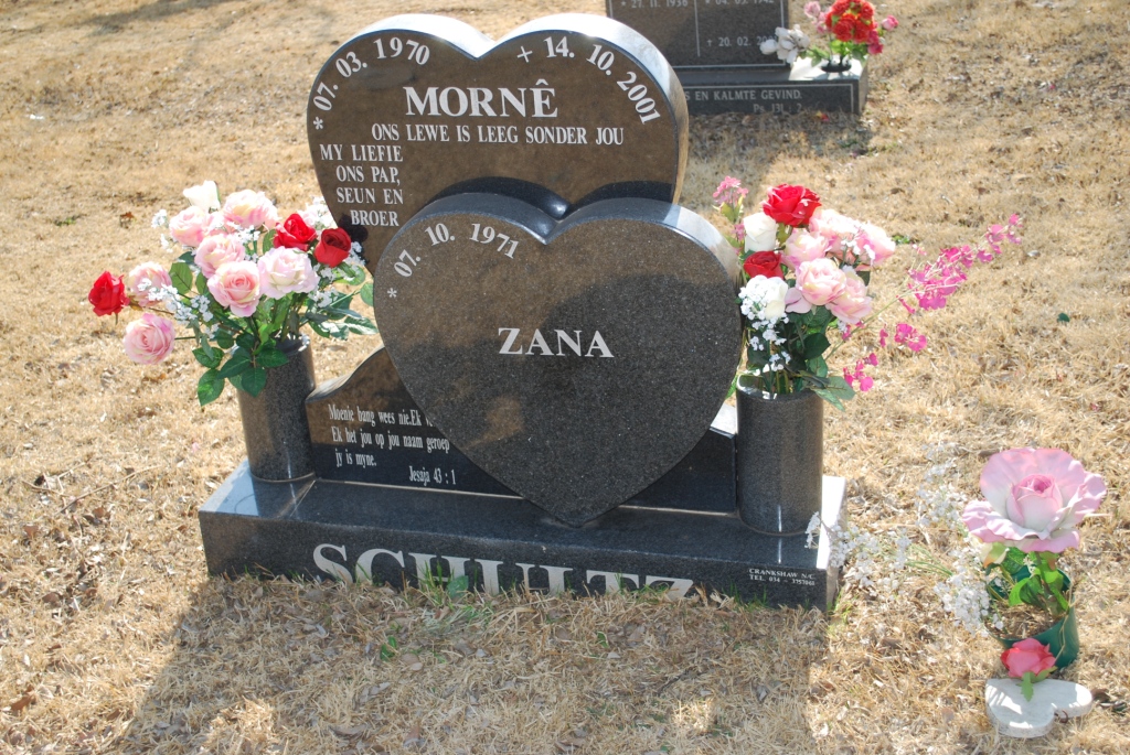 SCHULTZ Morné 1970-2001 &amp; Zana 1971-