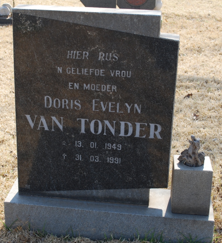 TONDER Doris Evelyn, van 1949-1991