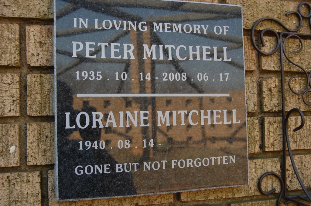 MITCHELL Peter 1935-2008 &amp; Loraine 1940-