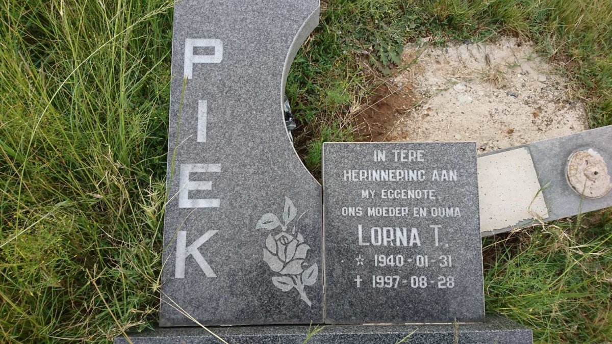 PIEK Lorna T. 1940-1997