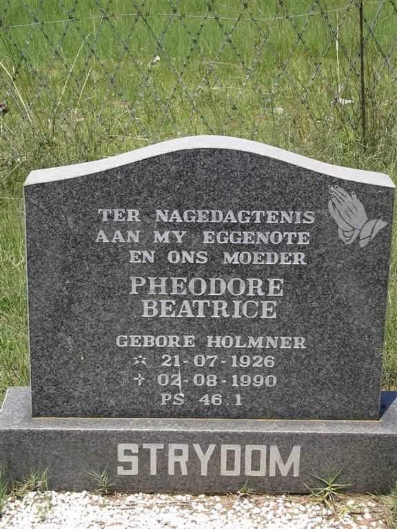 STRYDOM Pheodore Beatrice nee HOLMNER 1926-1990