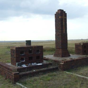 5. Oorsig Gedenkmuur / Overview Remembrance Wall