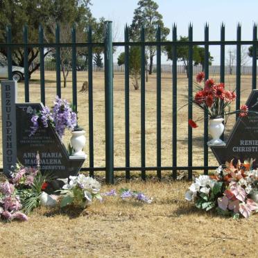 BEZUIDENHOUT Renier Christiaan 1925-2006 &amp; Anna Magdalena GELDENHUYS 1935-2005
