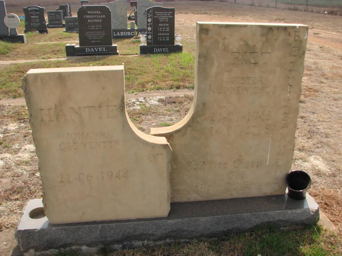 BEZUIDENHOUT Pieter Lodewiekus 1943-2005 &amp; Johanna VENTER 1944-