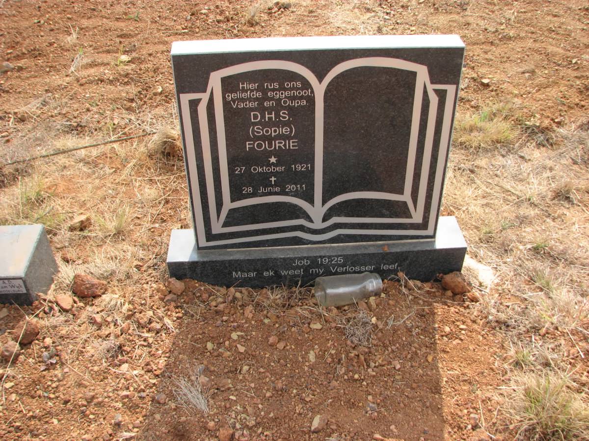 FOURIE D.H.S. 1921-2011