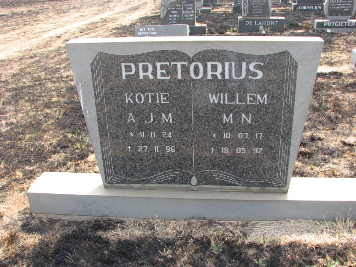 PRETORIUS Willem M.N. 1917-1992 &amp; A.J.M. 1924-1996