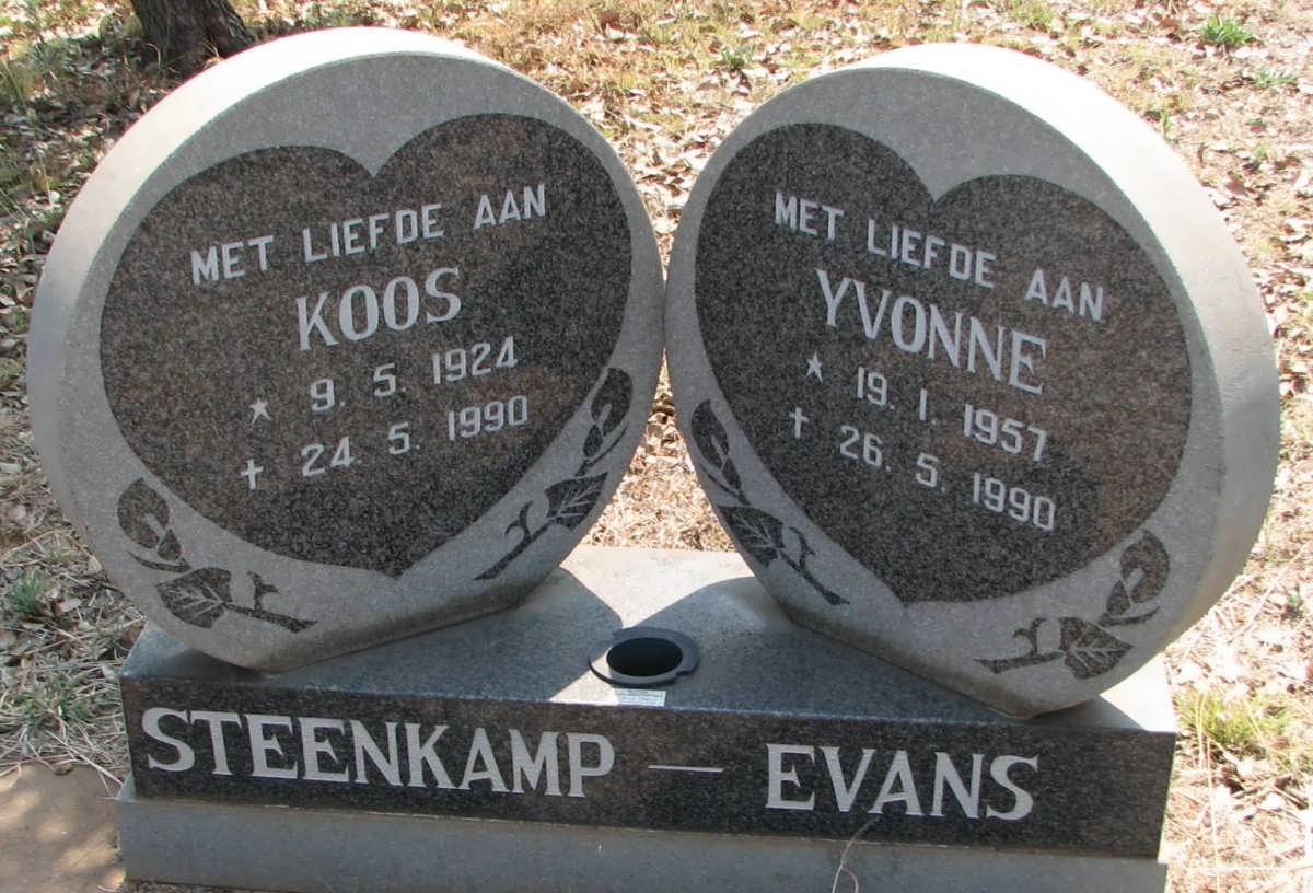 STEENKAMP Koos 1924-1990 &amp; Yvonne EVANS 1957-1990
