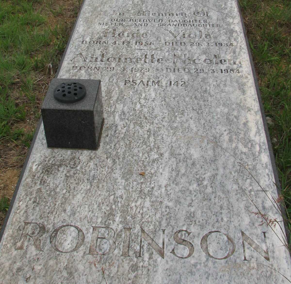 ROBINSON Heide Viola 1956-1984 :: ROBINSON Antoinette Nicolene 1979-1984