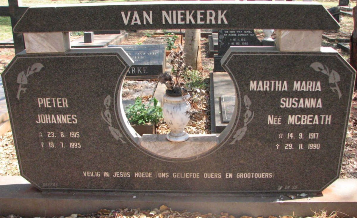 NIEKERK Pieter Johannes, van 1915-1995 &amp; Martha Maria Susanna McBEATH 1917-1990