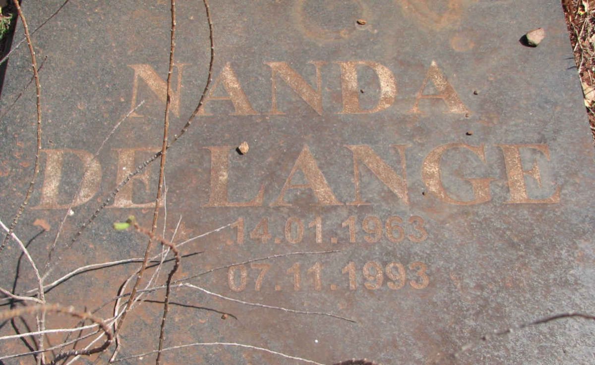 LANGE Nanda, de 1963-1993