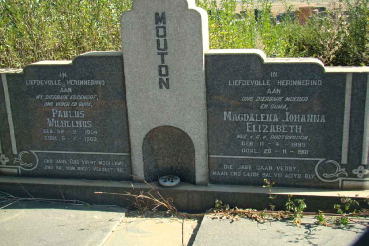 MOUTON Paulus Wilhelmus 1904-1963 &amp; Magdalena Johanna Elizabeth V.R.V. OUDTSHOORN 1899-1981