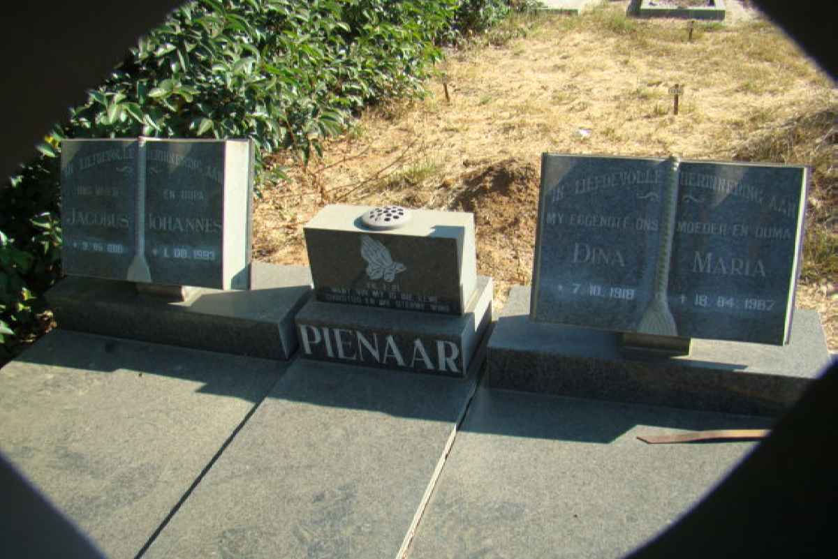 PIENAAR Jacobus Johannes 1916-1993 &amp; Dina Maria 1918-1987