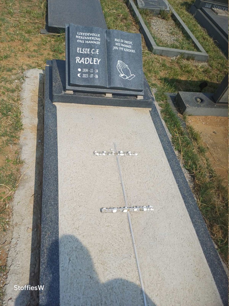 RADLEY Elsie C.E. 1934-2023