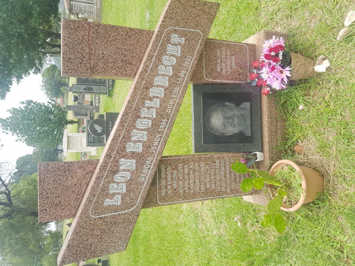 ENGELBRECHT Leon 1966-2002