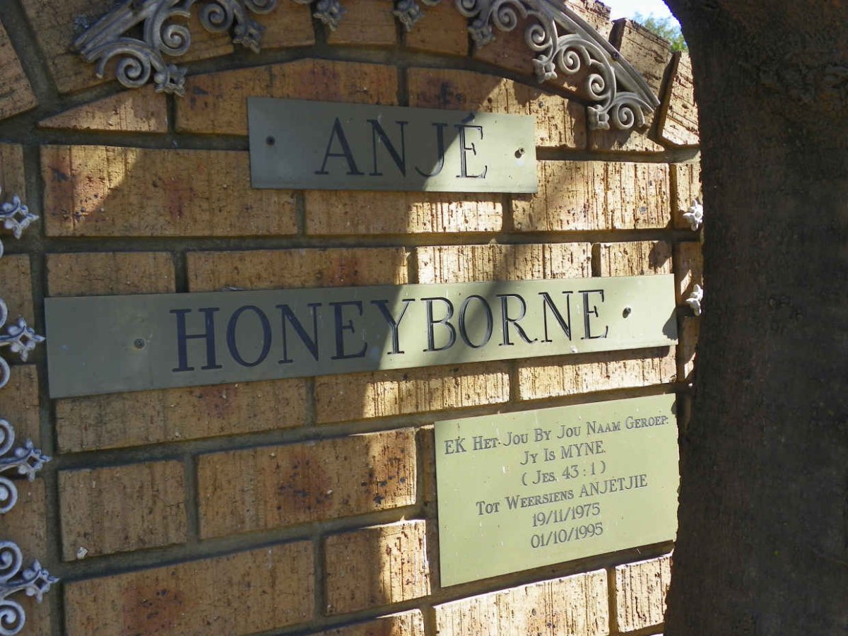 HONEYBORNE Anje 1975-1995