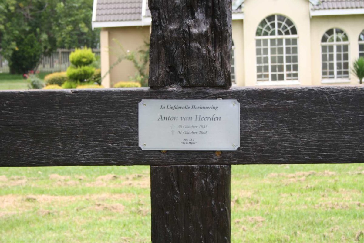 HEERDEN Anton, van 1945-2008