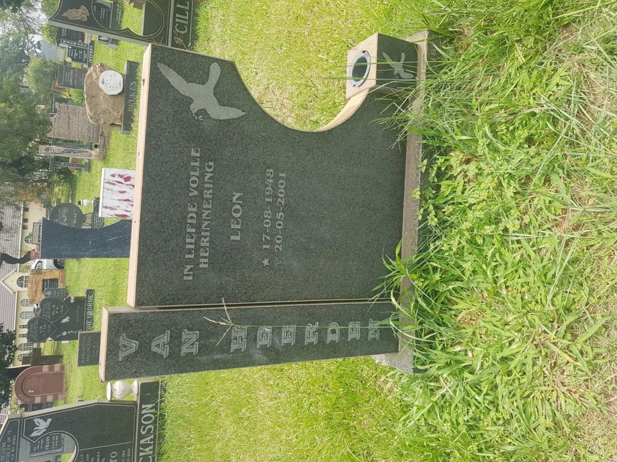 HEERDEN Leon, van 1948-2001
