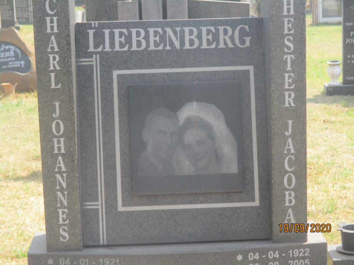 LIEBENBERG Charl Johannes 1921- &amp; Hester Jacoba 1922-2005