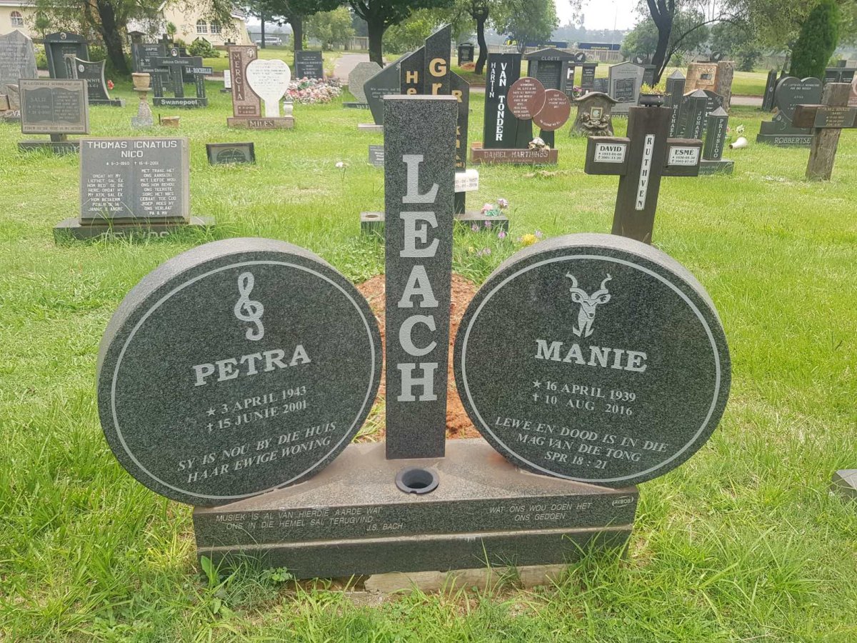 LEACH Manie 1939-2016 &amp; Petra 1943-2001