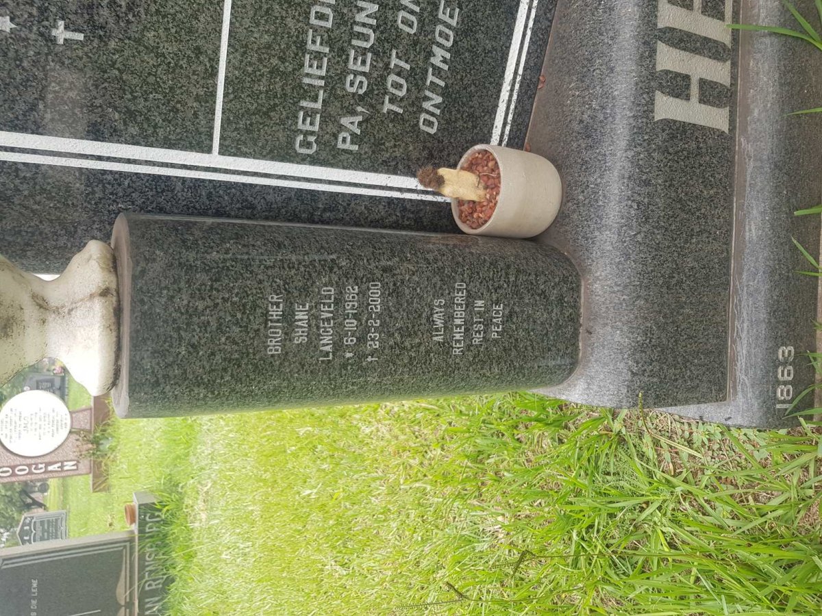 LANGEVELD Shane 1962–2000