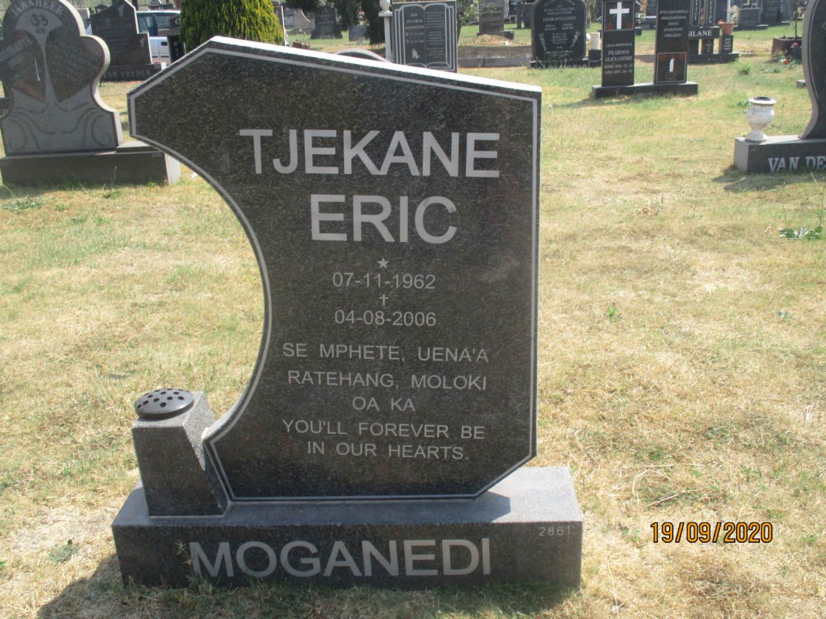 MOGANEDI Tjekane Eric 1962-2006