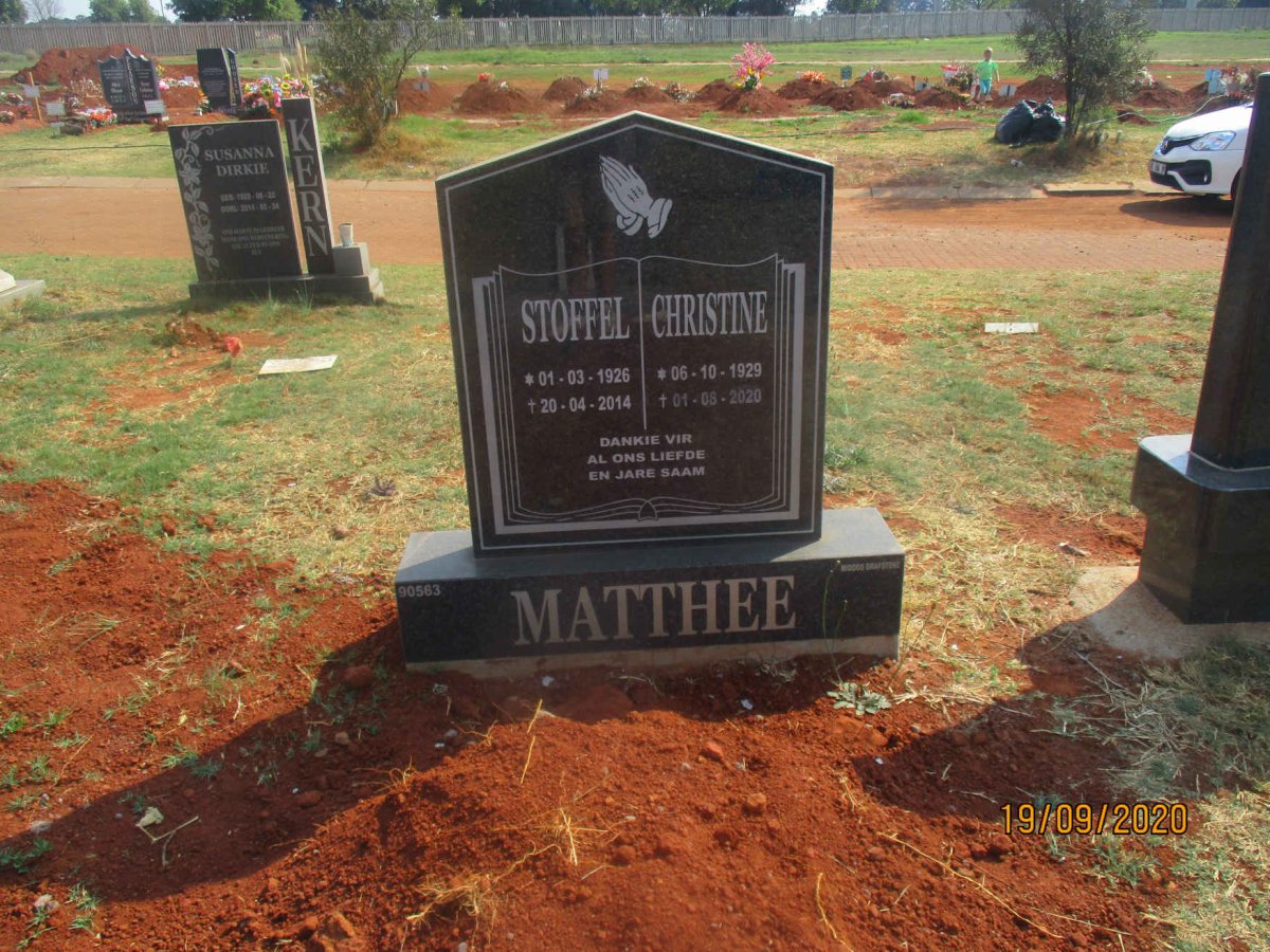 MATTHEE Stoffel 1926-2014 &amp; Christine 1929-2020