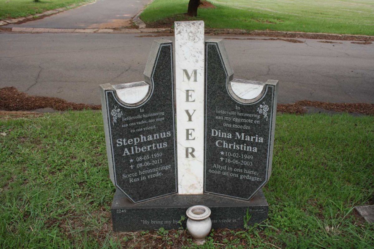 MEYER Stephanus Albertus 1950-2011 &amp; Dina Maria Christina 1949-2003