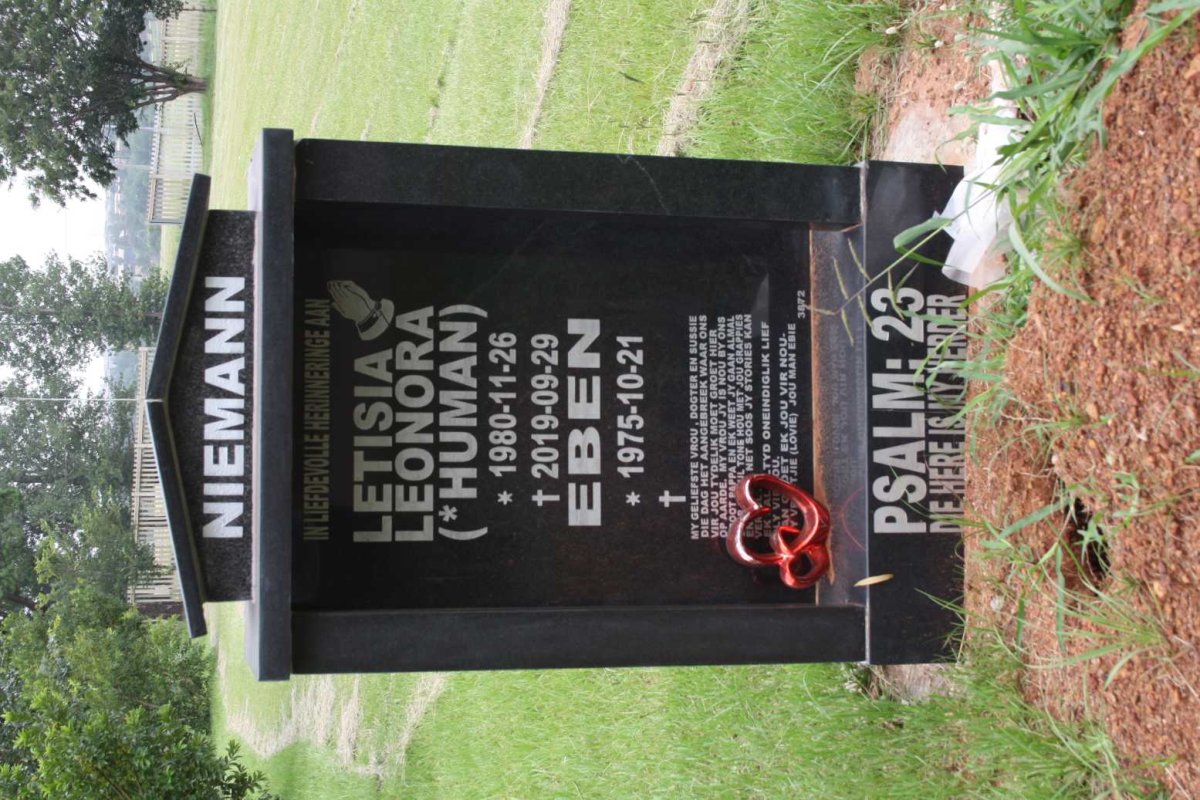 NIEMANN Eben 1975- &amp; Letisia Leonora HUMAN 1980-2019