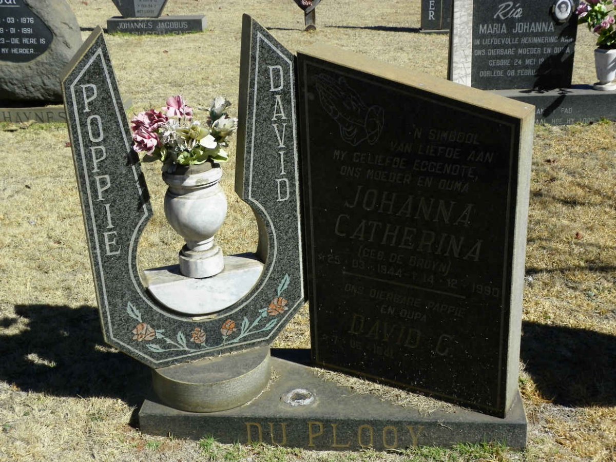 PLOOY David G., du 1941- &amp; Johanna Catherina DE BRUYN 1944-1990