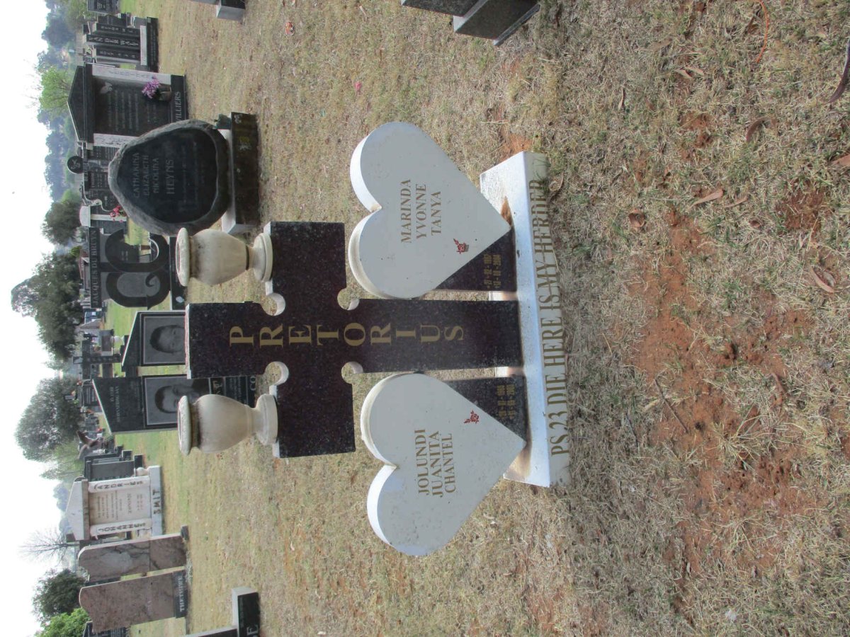 PRETORIUS Jolundi Juanita Chantel 1985-2003 :: PRETORIUS Marinda Yvonne Tanya 1987-2004