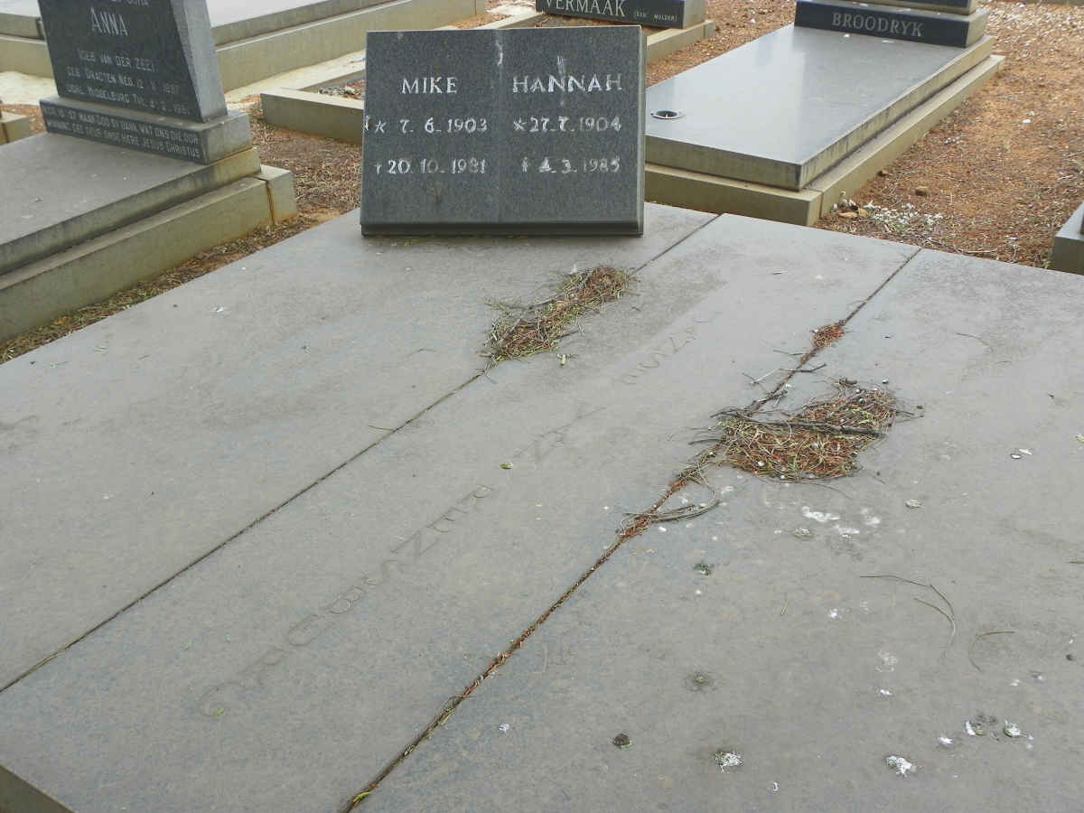 RENSBURG Mike, Janse van 1903–1981 & Hannah 1904–1985 #1