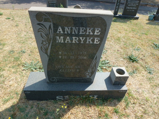 SMITH Anneke Maryke 1975-2006