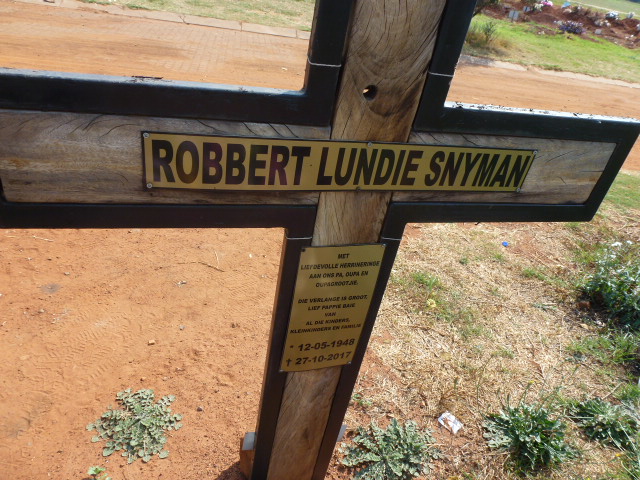 SNYMAN Robbert Lundie 1948-2017