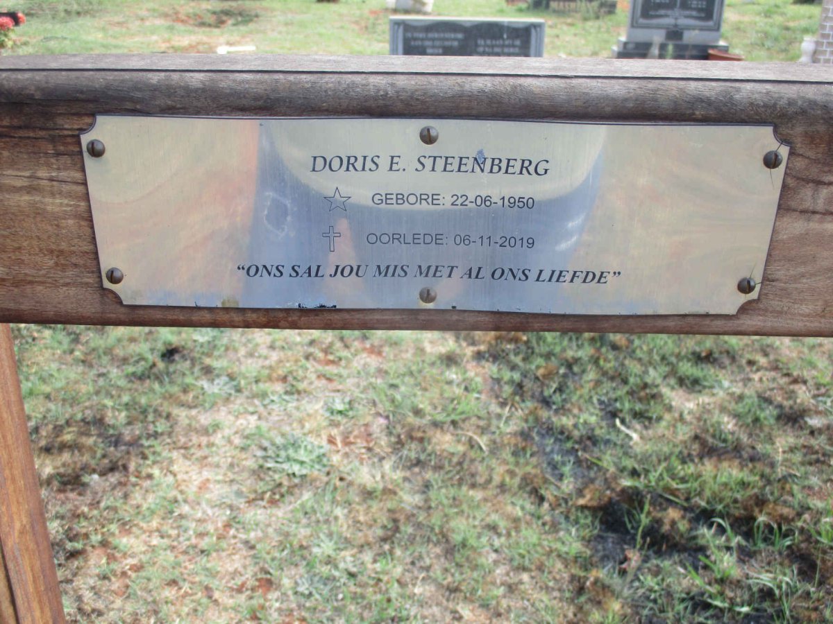 STEENBERG Doris E. 1950-2019