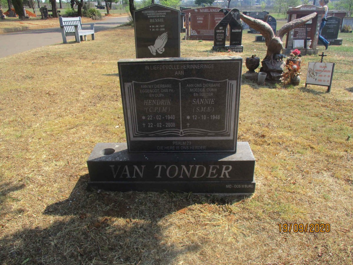 TONDER C.P.J.M., van 1940-2008 &amp; S.M.E. 1948-