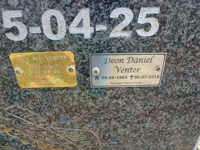 VENTER Deon Daniel 1963–2018 :: VENTER M.E. 1939–2017