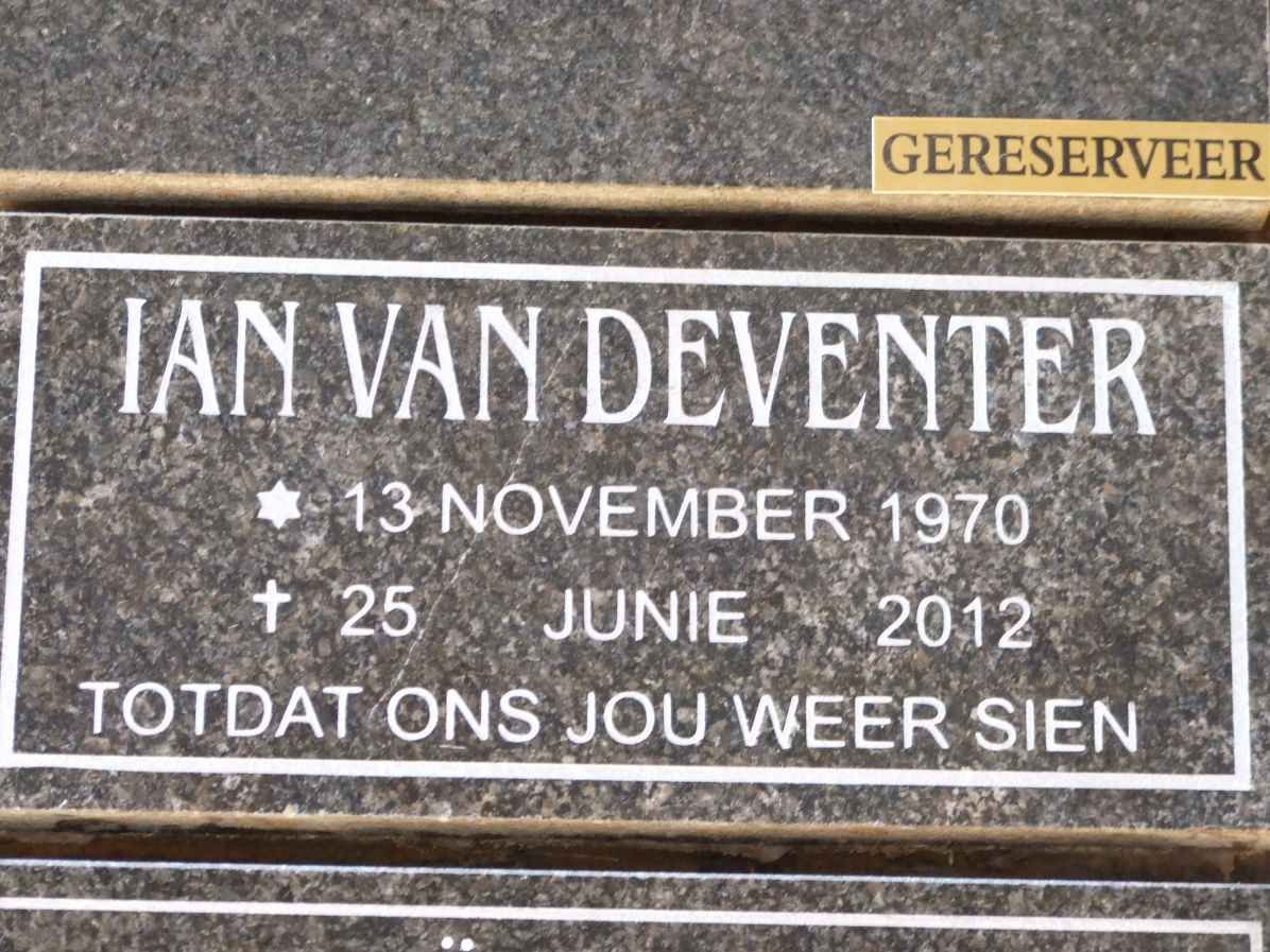DEVENTER Ian, van 1970-2012