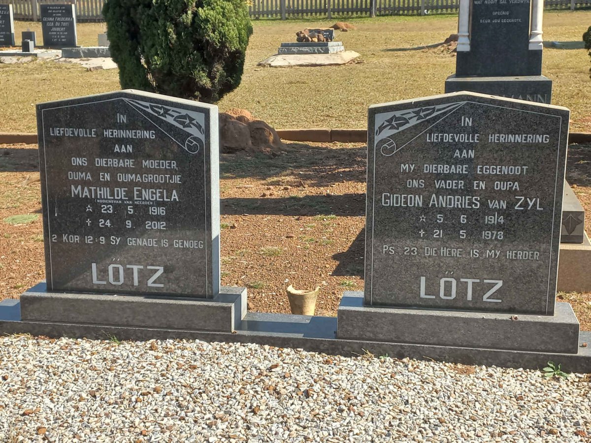 LOTZ Gideon Andries van Zyl 1914-1978 &amp; Mathilde Engela VAN HEERDEN 1916-2012