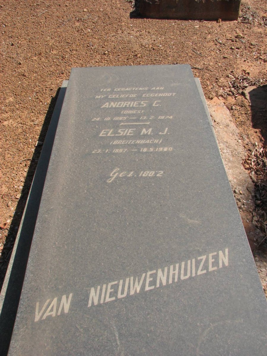 NIEUWENHUIZEN Andries C., van 1895-1974 &amp; Elsie M.J. BREITENBACH 1897-1980