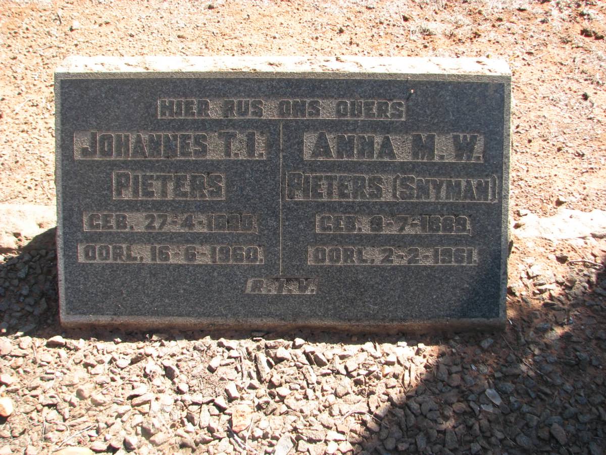 PIETERS Johannes T.I. 1890-1960 &amp; Anna M.W. SNYMAN 1889-1961