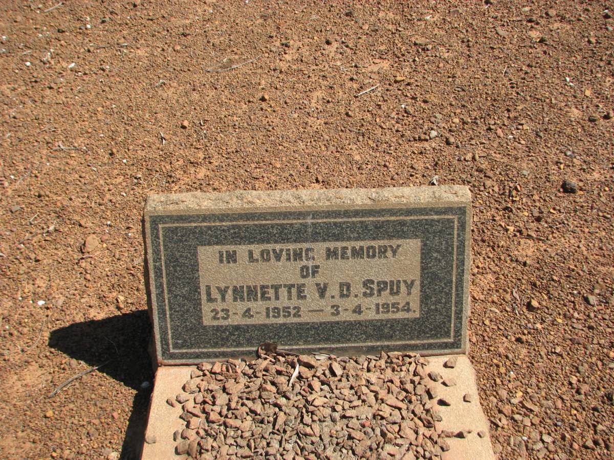 SPUY Lynnette, v.d. 1952-1954