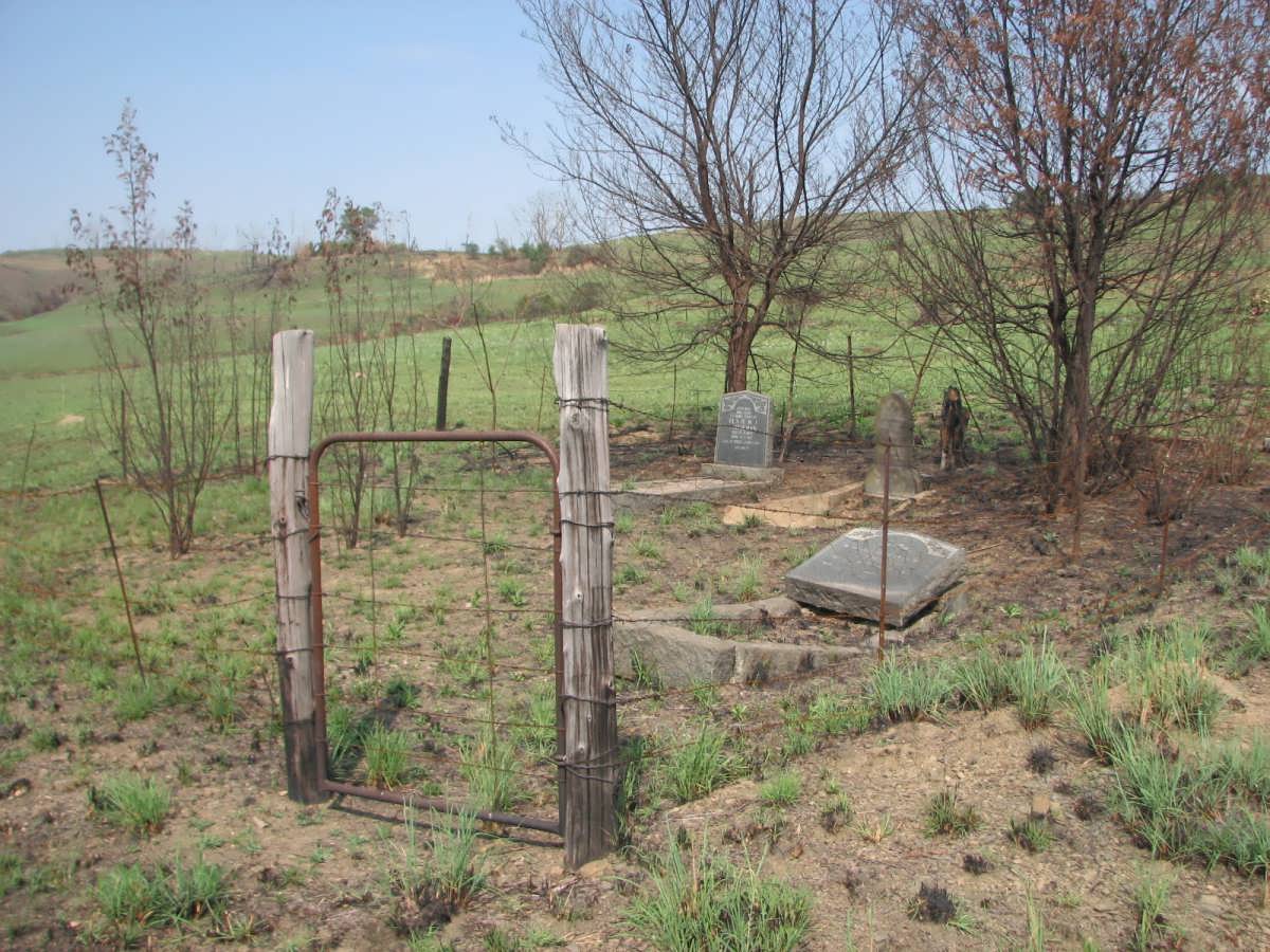2. Entrance to the cemetery