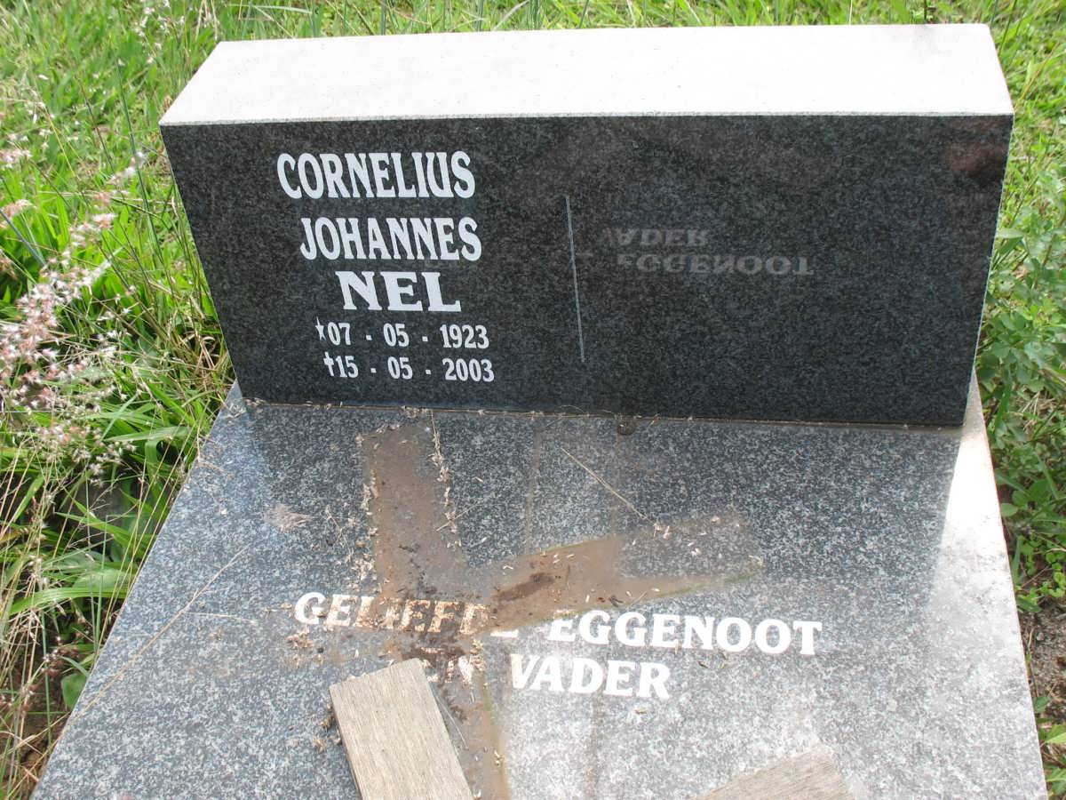 Geb. 7 Mei 1923
Oorl. 15 Mei 2003