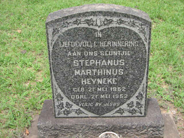 HEYNEKE Stephanus Marthinus 1952-1952