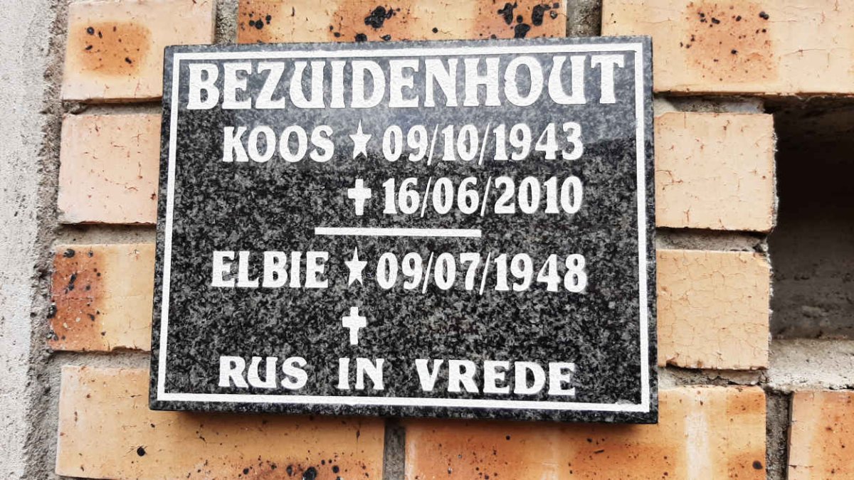 BEZUIDENHOUT Koos 1943-2010 &amp; Elbie 1948-