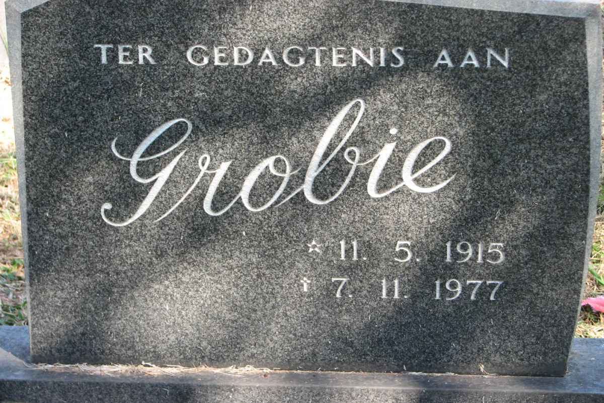 ? Grobie 1915-1977