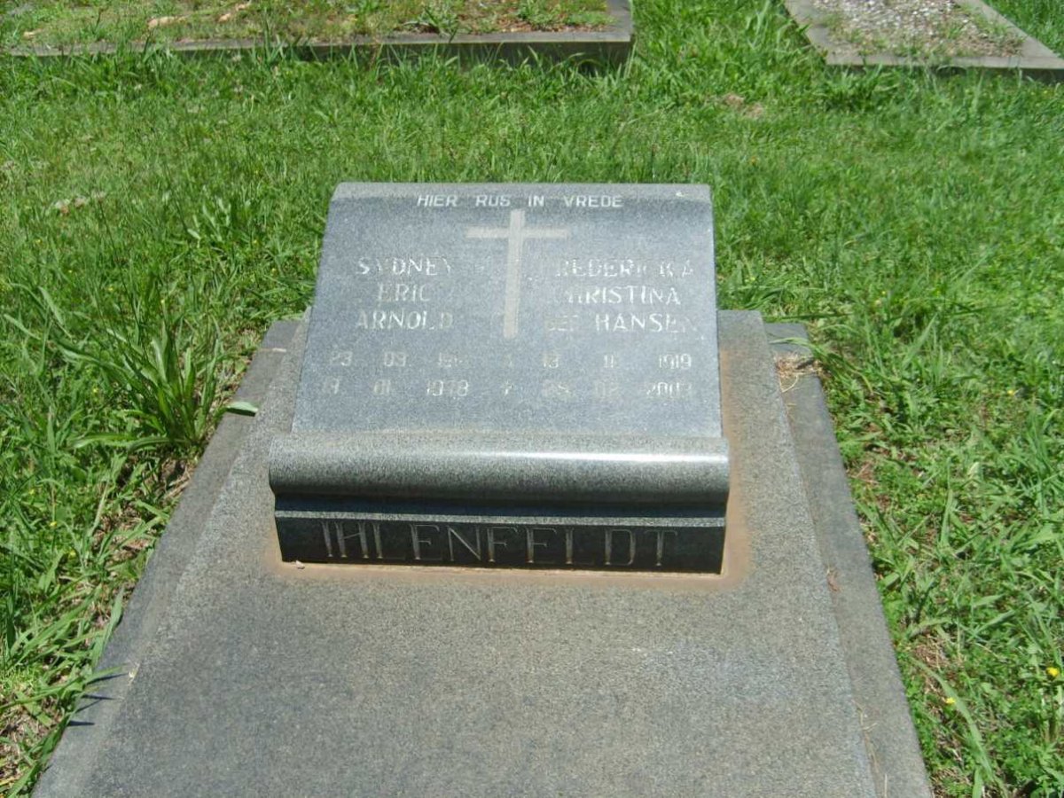 IHLENFELDT Sydney Eric Arnold 19??-1978 &amp; Fredericka Christina HANSEN 1919-2003